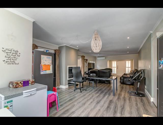 3 BEDROOM HOUSE FOR SALE IN DAINFERN